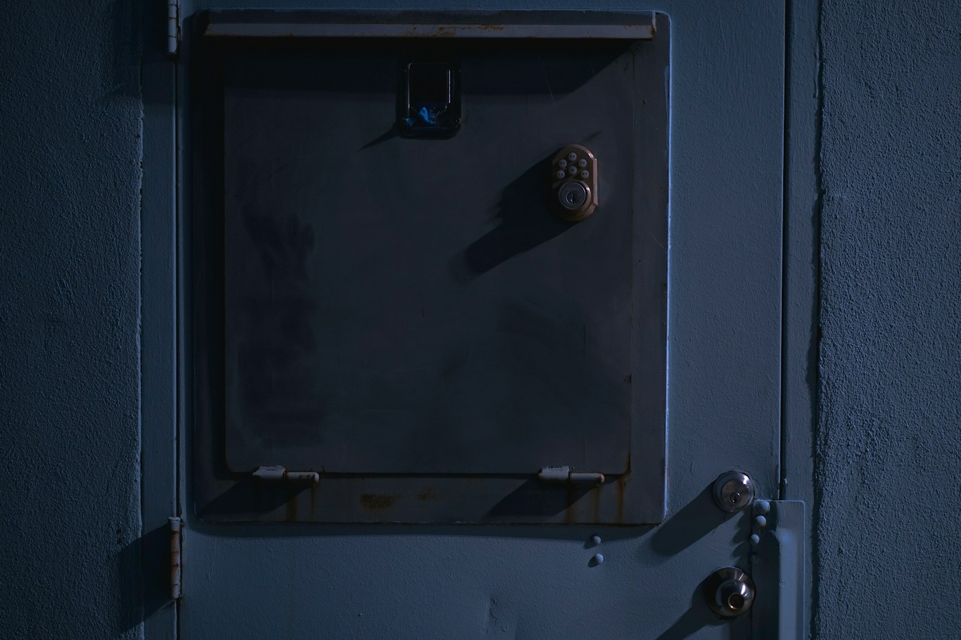 Fermetures d’une porte métallique
